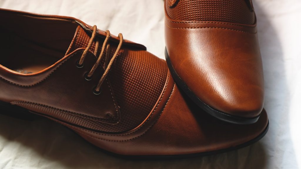 Brown leather lace-up formal office shoes